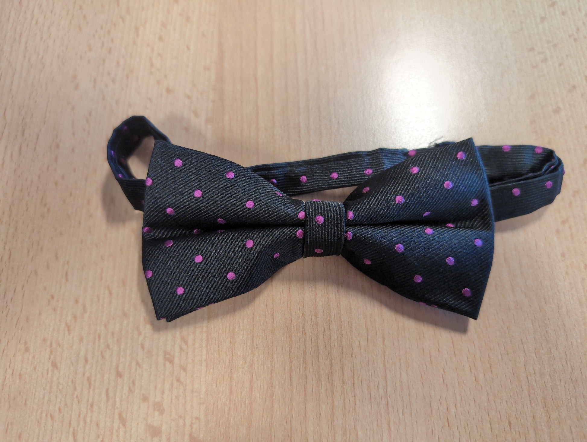 Bow Tie - STOCK CLEARANCE - Bow Ties - Black/Pink Spot Silk 