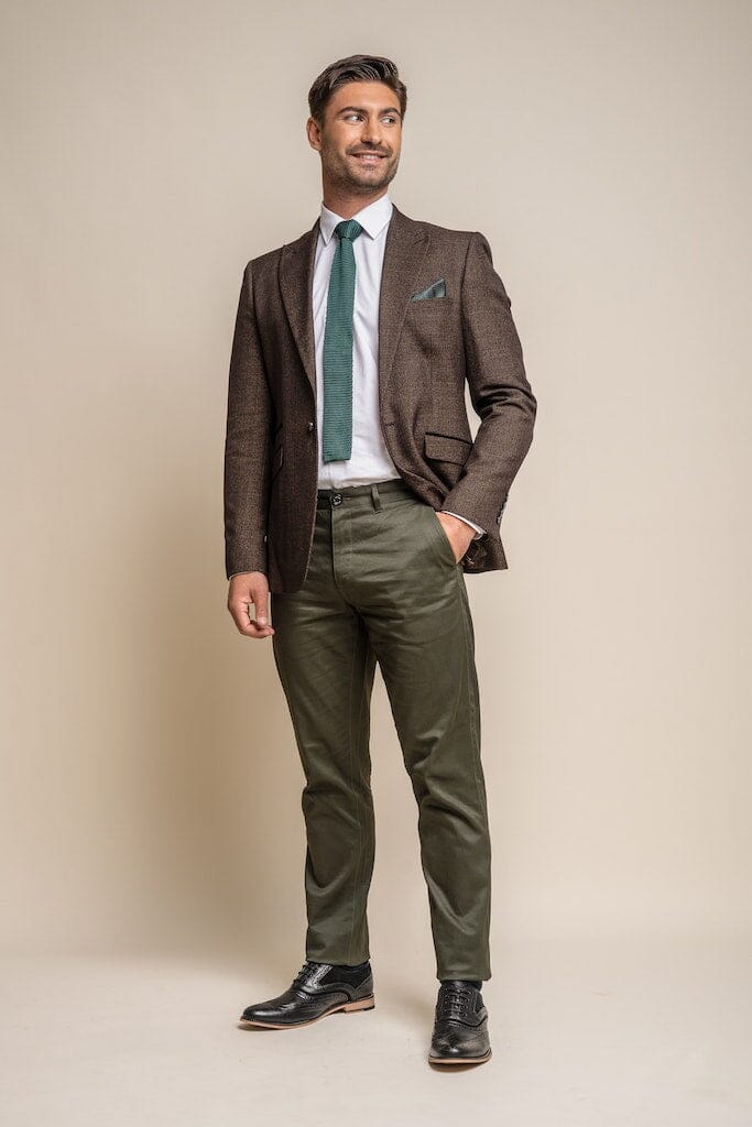 Olive green chinos men's on sale outfits